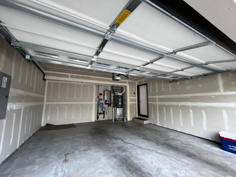 Building Photo - 703 Kodiak Ln
