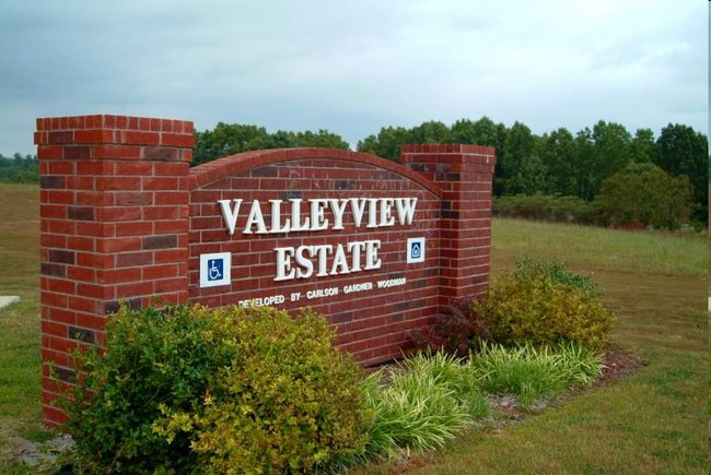 Primary Photo - Valleyview Estates Apartments