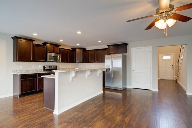 Building Photo - 226 Saxony Way