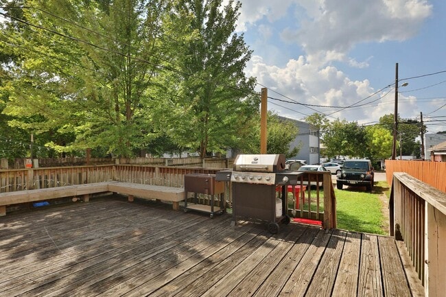 Building Photo - GREAT OSU SOUTH CAMPUS LOCATION - Ridiculo...
