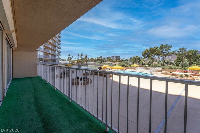 Building Photo - 3111 Bel Air Dr