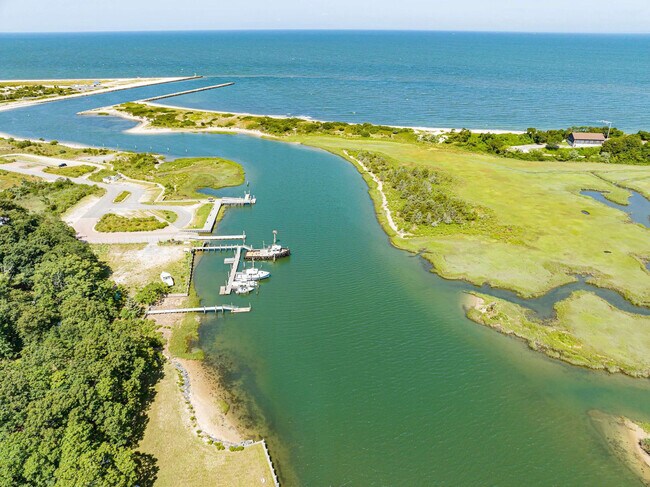 Building Photo - 1835 Naugles Dr