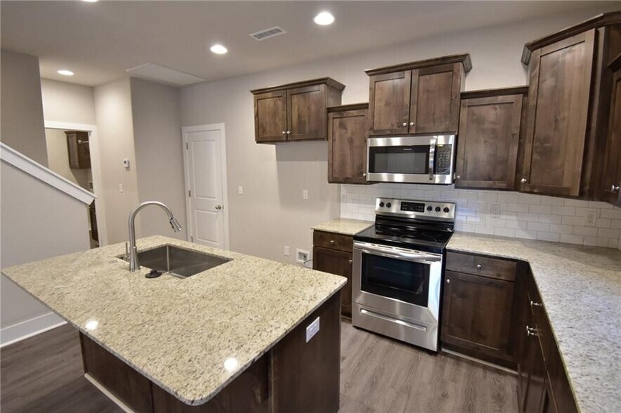 Building Photo - 747 N Malbec Rd