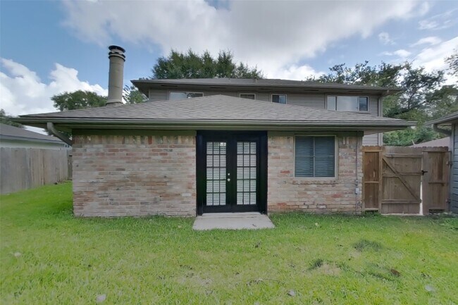 Building Photo - 2307 Hilton Head Dr
