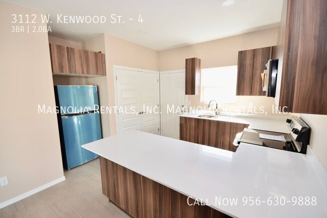 Building Photo - 3112 W Kenwood St