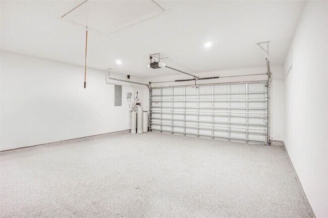 Building Photo - 9814 Chapman Trl