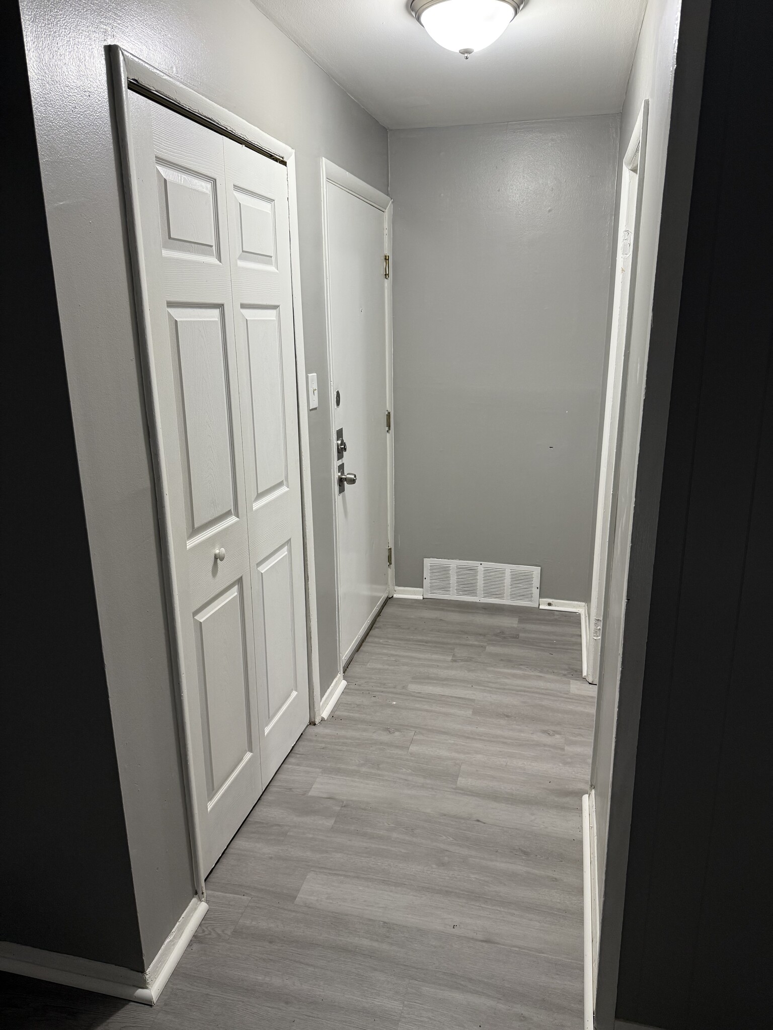 Entry - 582 Wilson Bridge Dr