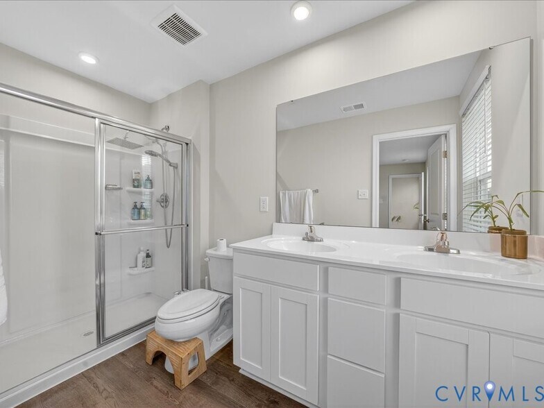 Building Photo - 4905 Gerald Dr