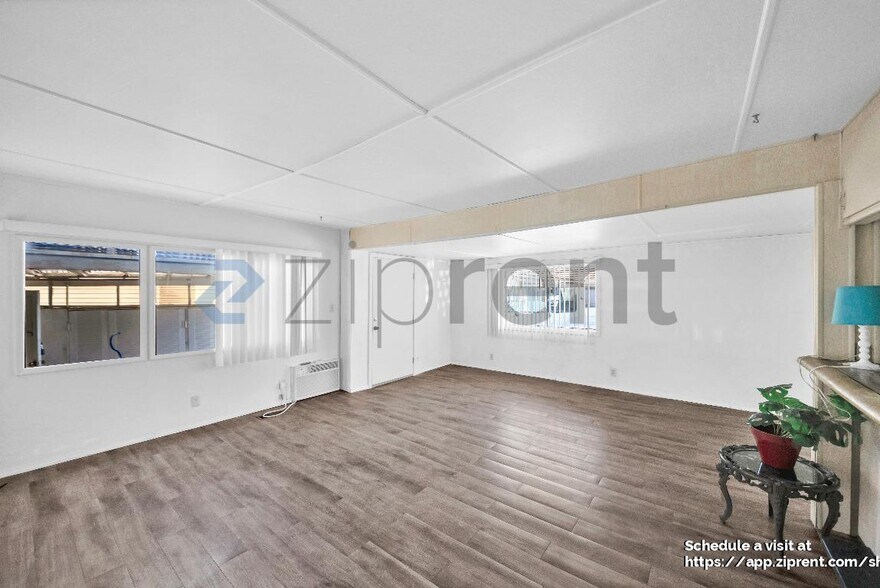 Building Photo - 69510 Parkside Dr