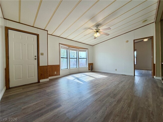 Building Photo - 230 Shoshone Ln