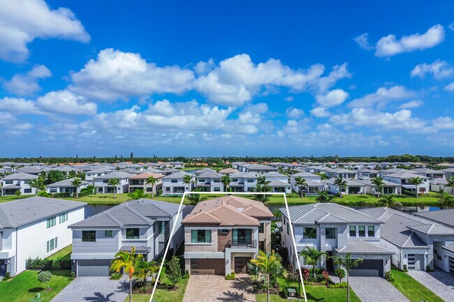 Building Photo - 8283 Royal County Down Rd