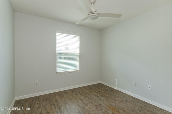Building Photo - 528 Eiseman Wy