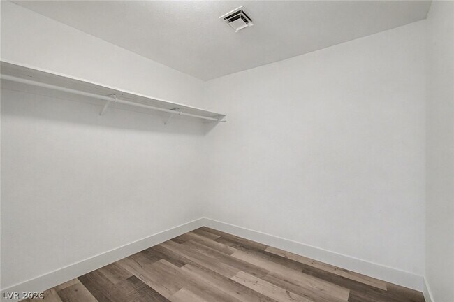 Building Photo - 1319 S Lindell Rd