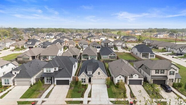 Building Photo - 10719 River Walk Dr