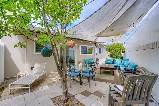 Building Photo - 12042 Sylvester St