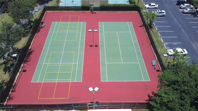 Building Photo - 3940 Inverrary Blvd