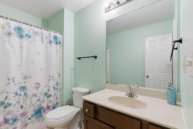 Building Photo - 3547 Lochdale Terrace