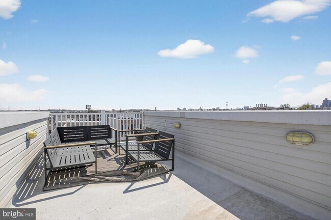 Building Photo - 2216 Almond St