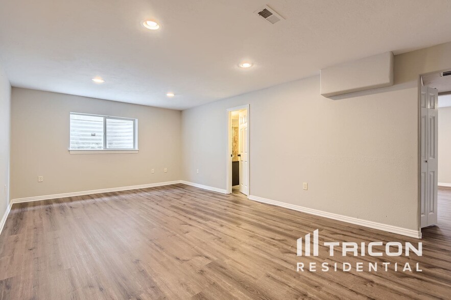 Building Photo - 4917 W Berry Creek Dr