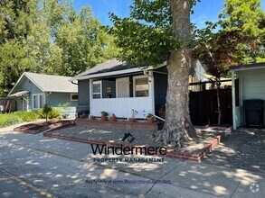 Building Photo - Charming Land Park Bungalow 1x1 with Bonus...