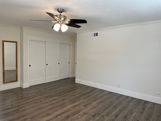 Building Photo - 2748 E Dorothy Pl