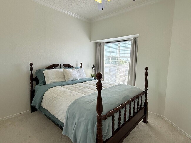 Building Photo - 921 Marine Dr