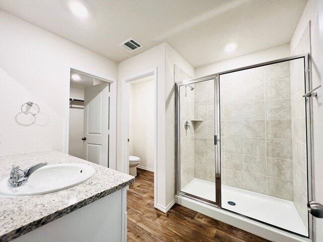 Building Photo - Modern 1-Story Home with Open Floor Plan & Spacious Backyard