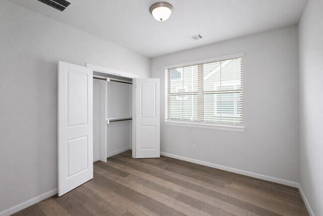 Building Photo - 1115 Manacor Ln