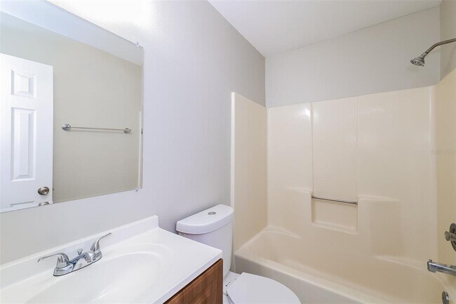 Building Photo - 657 Koala Ct