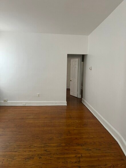 Building Photo - 430 W Olney Ave
