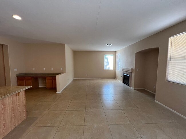 Building Photo - COVENTRY ANTHEM SINGLE STORY HOME!!