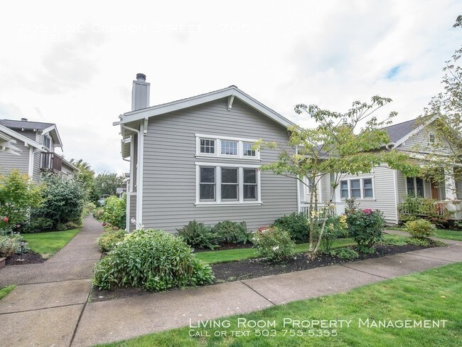 Building Photo - 7051 SE Clinton St