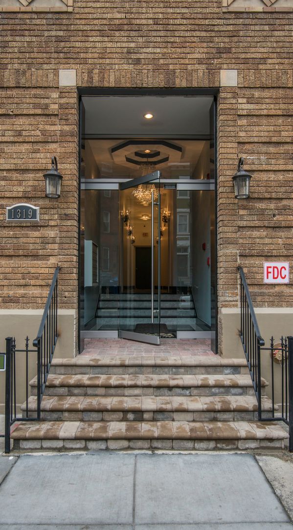 Interior Photo - 1319 Park Rd NW