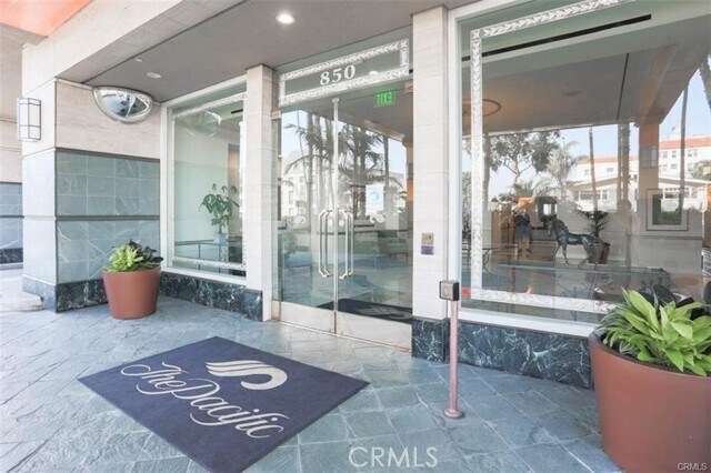 Building Photo - 850 E Ocean Blvd