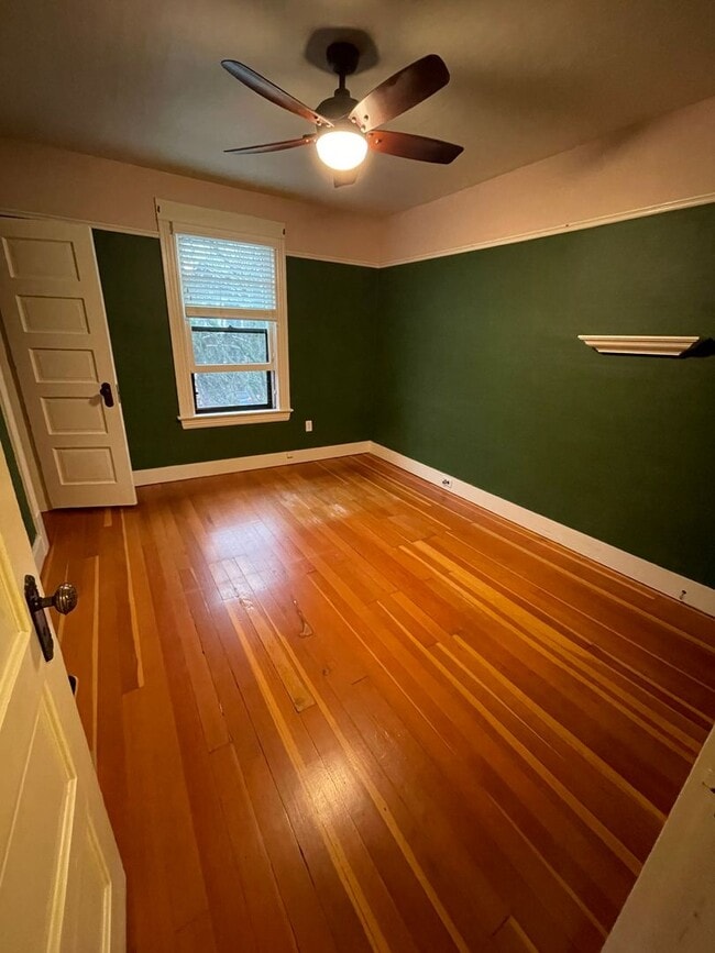 Building Photo - 2002 NE 13th Ave