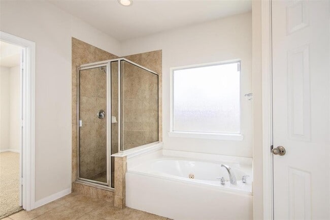 Building Photo - 25609 Tiverton Forest Ct