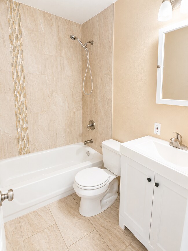 Building Photo - Denver Apartment Near Cherry Creek Trail & Garland Park
