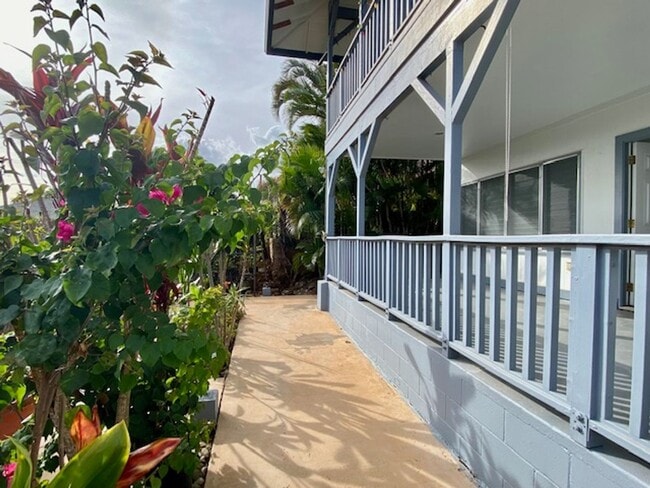 Building Photo - 202 - CA