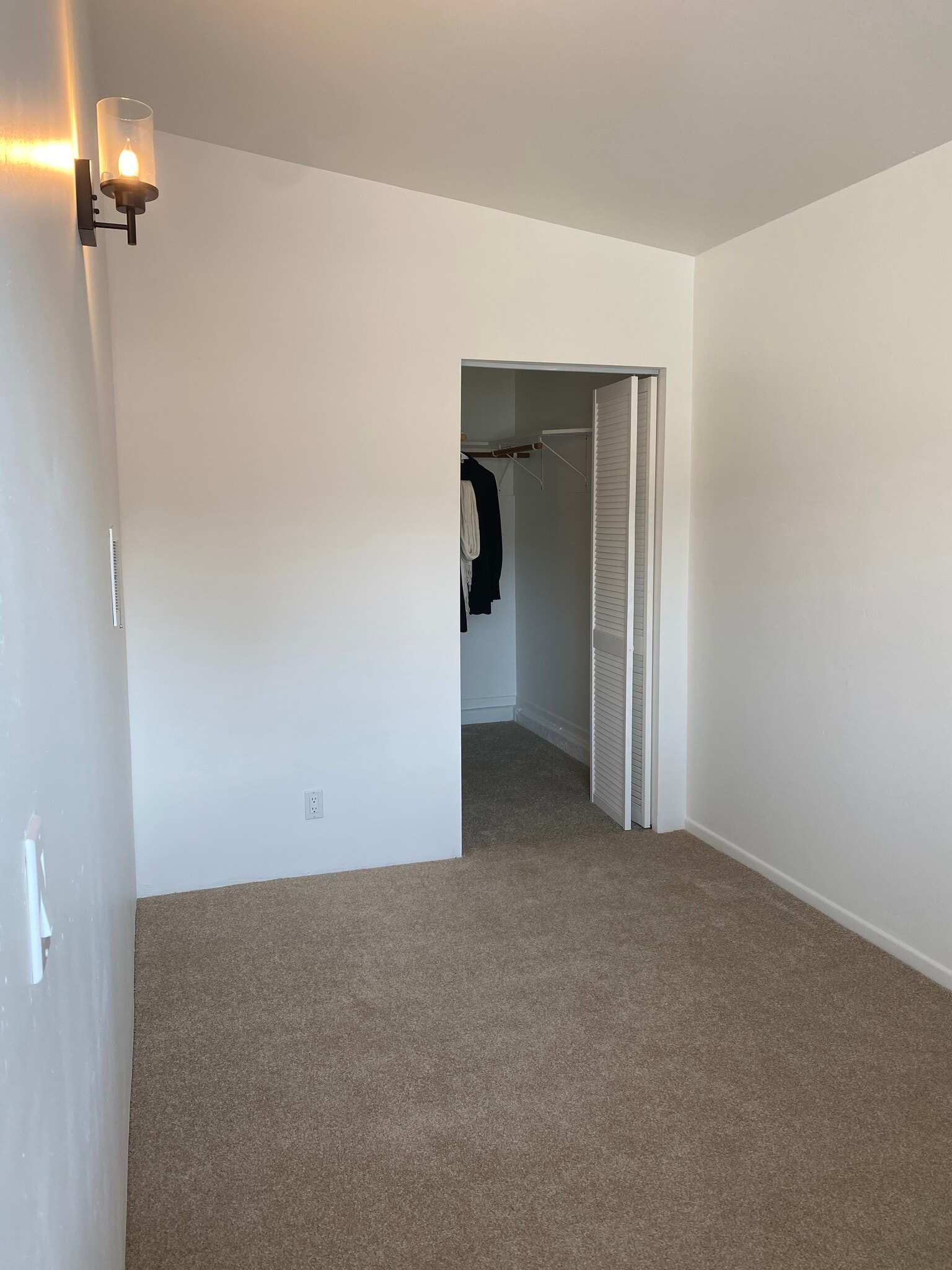 Building Photo - 6115 Coloma Dr