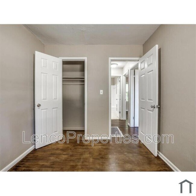 Building Photo - 2741 SW Murray Dr