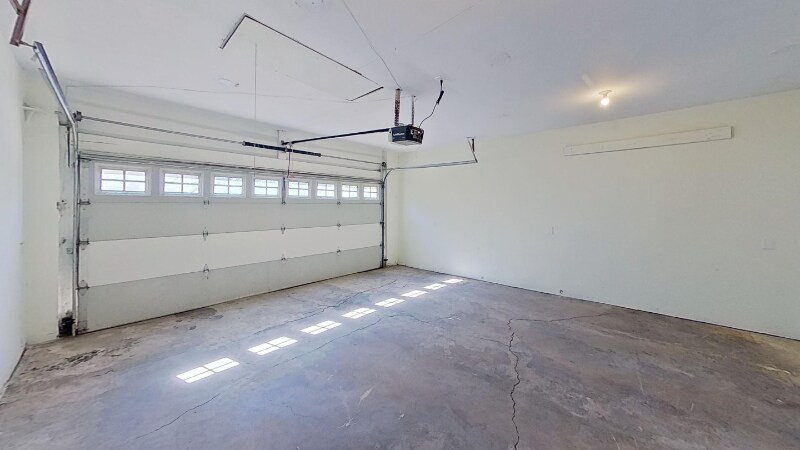 Building Photo - 1105 N Monaco St Pkwy