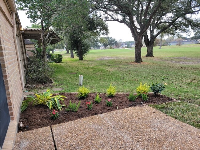 Primary Photo - 406 Fox Briar Ln