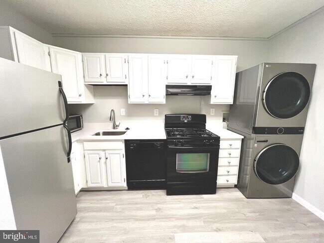 Building Photo - 3701 S George Mason Dr