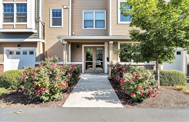 Building Photo - 17181 SW Snowdale St