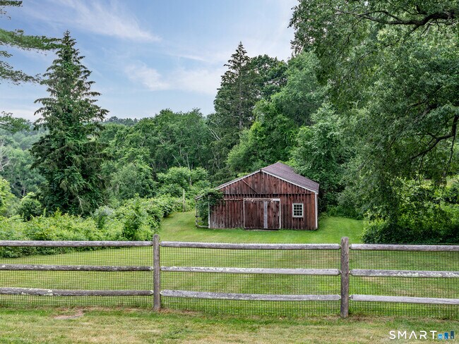 Building Photo - 61 Old Litchfield Rd