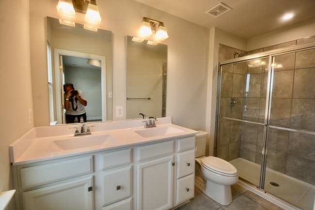 Building Photo - A Beautiful New 3 Bedroom Townhouse