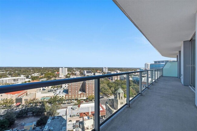 Building Photo - 400 Central Ave