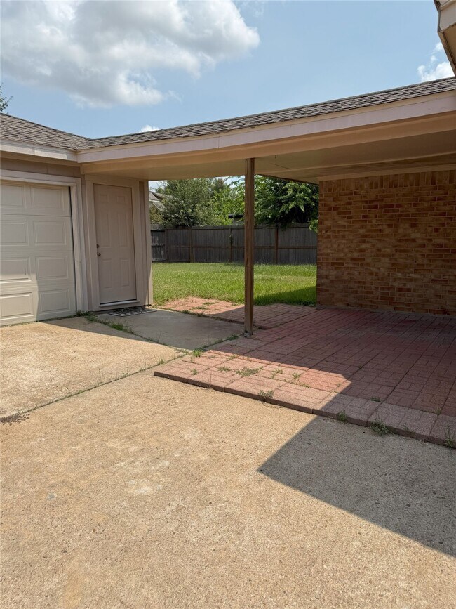 Building Photo - 21430 Park Green Dr