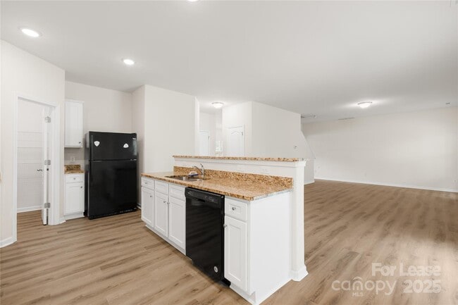 Building Photo - 6329 Marquam Pl
