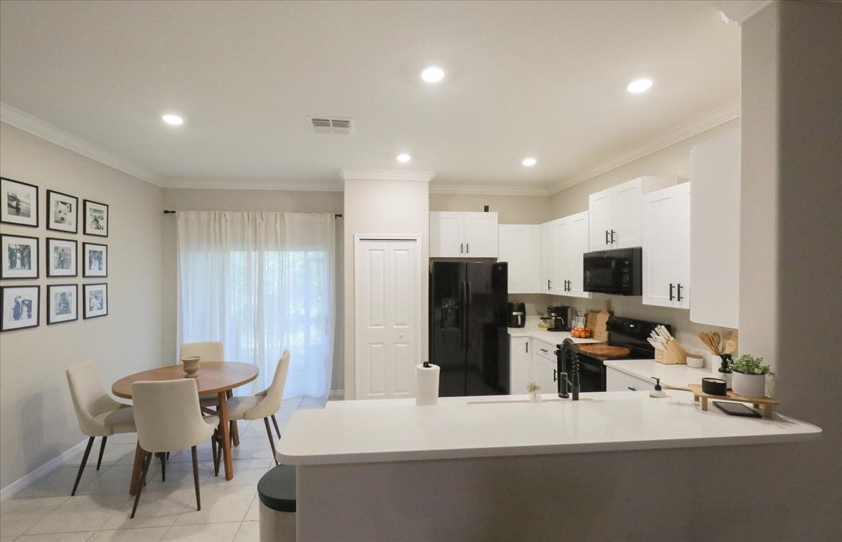 Building Photo - 1595 Cassius St